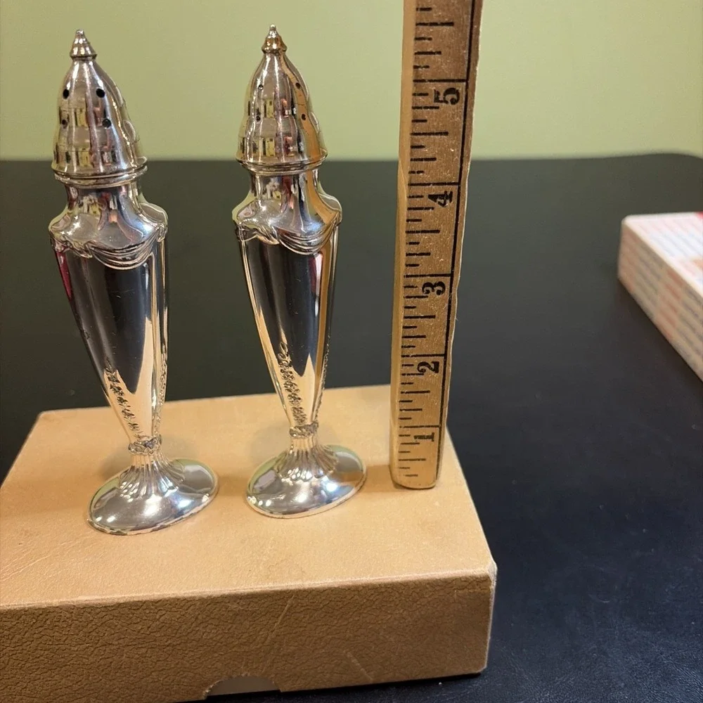La France Reg Silver Plated 616 Salt & Pepper Shakers EUC Made In USA